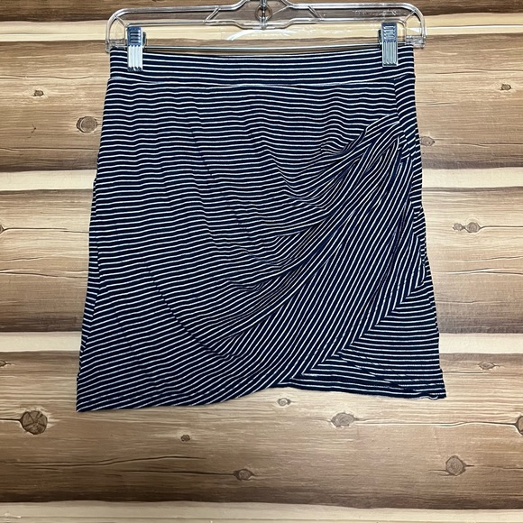 BCBG‎  maxazria women mini pull on  blue white striped skirt size  X-small - Picture 1 of 12